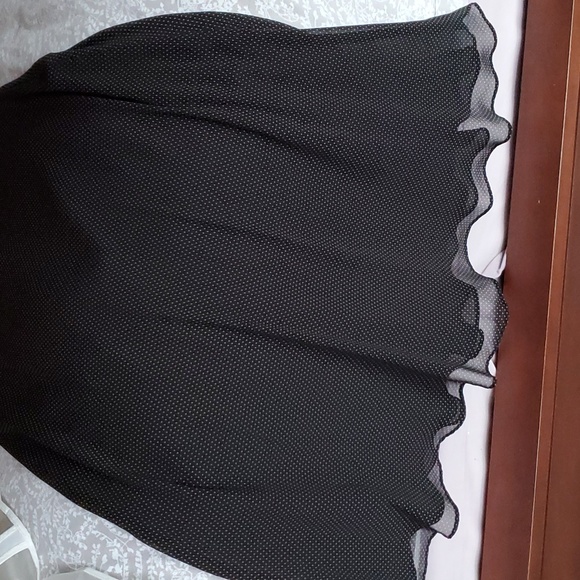 Ann Taylor - Silk dress with cap sleeves. Size: 2. Cream dots/black background. - Picture 5 of 6